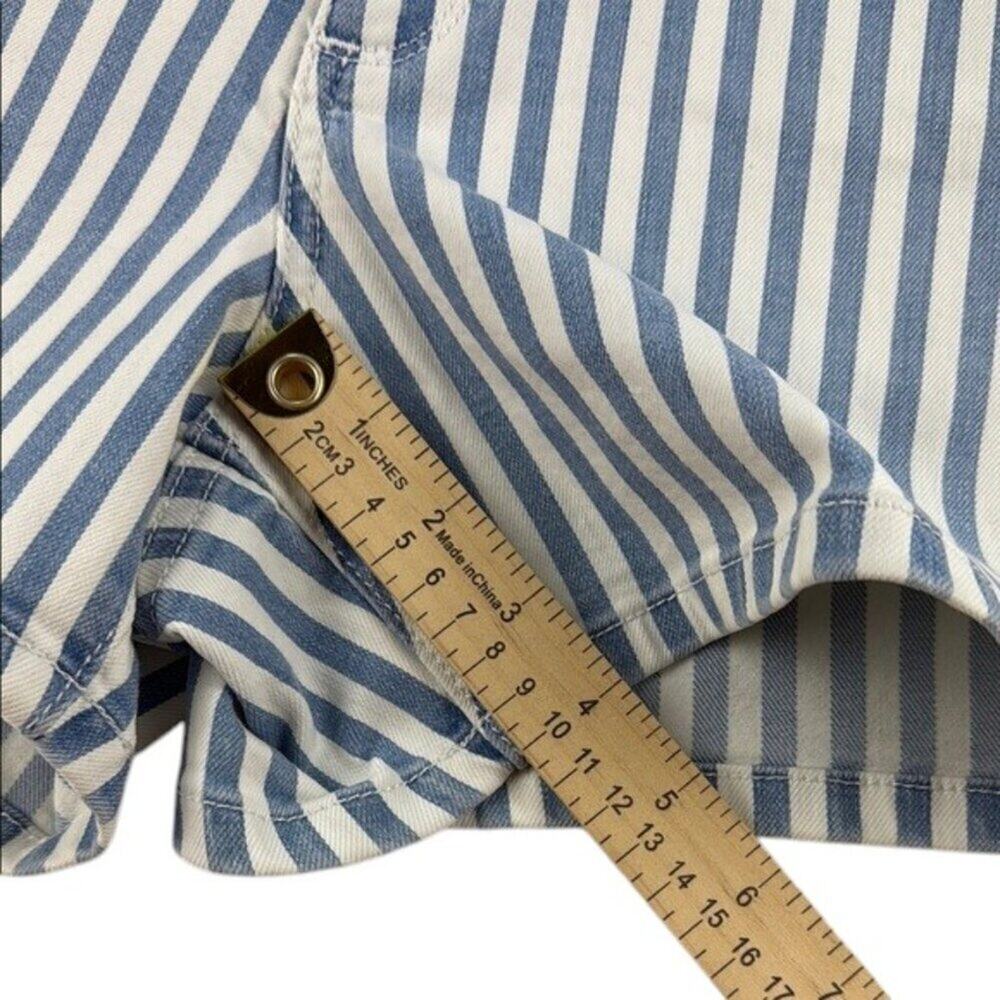 Universal Thread Shorts Midi Blue and White Stripe High Rise Women's Size 12 - Picture 8 of 10